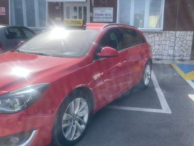 Opel Insignia BELLISSIMA STATION WAGON Rosso usata Manzano