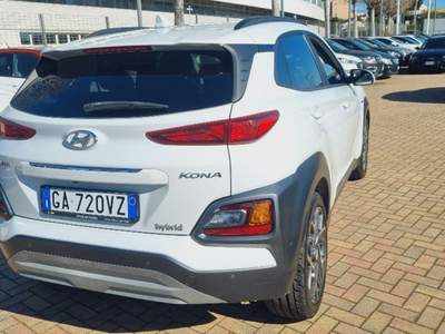 Hyundai Kona HEV 1.6 DCT XPrime Bianco usata Savona