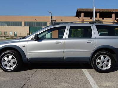 Volvo V70/XC70 2.4i turbo 20V cat AWD T XC Grigio usata Colognola ai Colli