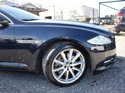 Jaguar XJ 3.0D V6 Portfolio Blu/Azzurro usata Montalto di Castro