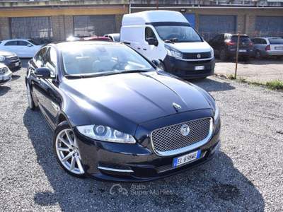 Jaguar XJ 3.0D V6 Portfolio Blu/Azzurro usata Montalto di Castro