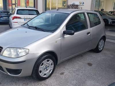Fiat Punto 1.2i cat 3 porte ELX Grigio usata Urbino