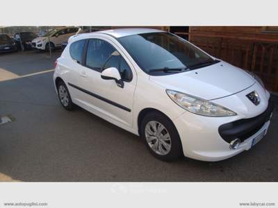 Peugeot 207 207 1.6 HDi 110 CV 3p. XS Bianco usata Zafferana Etnea