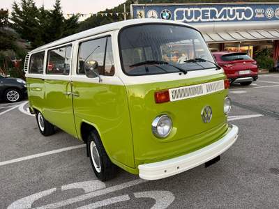 Volkswagen Multivan 1.6 FINESTRATO  9 POSTI Verde usata Atena lucana