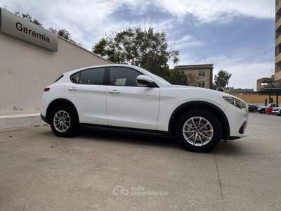 Alfa Romeo Stelvio 2.2 Turbodiesel 190CV AT8 Q4 Business Bianco usata Reggio di Calabria