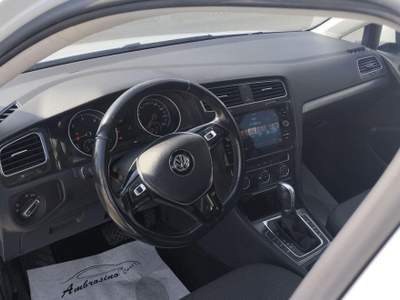 Volkswagen Golf  1.6 TDI 110CV Executive BMT Bianco usata Saviano
