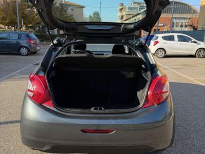 Peugeot 208 1.4 HDI - NEOPATENTATI - 12 MESI DI GARANZIA - Grigio usata Argelato
