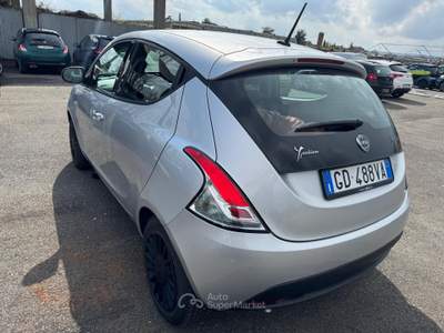 Lancia Ypsilon  - ypsilon 1.0 firefly hybrid silver s&s 70c Grigio usata Biella