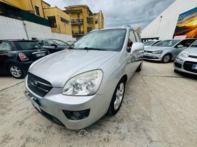 Kia Carens Kia Carens 2.0 crdi 16v vgt EX Class 7 POSTI usata Olbia