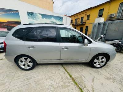 Kia Carens Kia Carens 2.0 crdi 16v vgt EX Class 7 POSTI usata Olbia