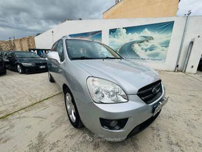 Kia Carens Kia Carens 2.0 crdi 16v vgt EX Class 7 POSTI usata Olbia