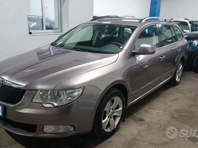 Skoda Superb 2012 1.4 BENZ. P.A.R.I.A.L.N.U.O.V.O. usata Napoli