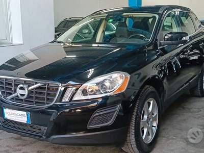 Volvo XC60 XC 60 2.0 D4 GEARTRONIC BUSINESS 2014 usata Napoli