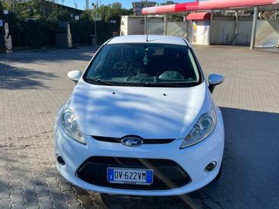 Ford Fiesta Ford Fiesta neopatentati Bianco usata Livorno
