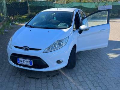 Ford Fiesta Ford Fiesta neopatentati Bianco usata Livorno