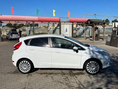 Ford Fiesta Ford Fiesta neopatentati Bianco usata Livorno
