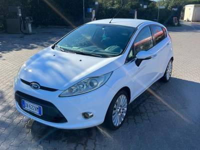 Ford Fiesta Ford Fiesta neopatentati Bianco usata Livorno