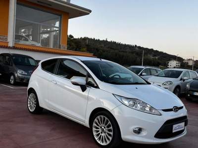 Ford Fiesta 1.4 TDCi 70CV 3p. cDPF Tit.Bus.ss Bianco usata Stignano