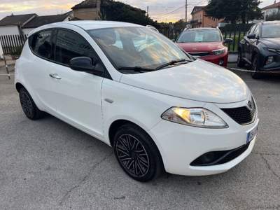 Lancia Ypsilon 1.2 Gold ecochic Gpl 69cv my19 Bianco usata Sora