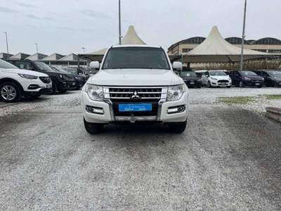 Mitsubishi Pajero 3.2 DI-D 16V aut. 5p. Intense DPF Bianco usata Massa