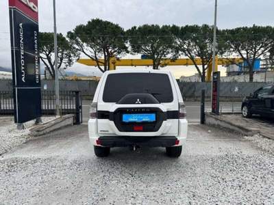 Mitsubishi Pajero 3.2 DI-D 16V aut. 5p. Intense DPF Bianco usata Massa