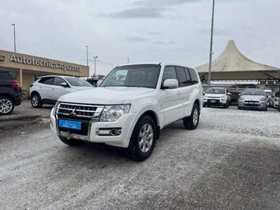 Mitsubishi Pajero 3.2 DI-D 16V aut. 5p. Intense DPF Bianco usata Massa
