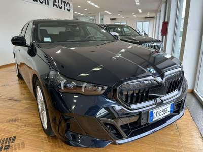 BMW i5 eDrive 40 Msport Edition Blu/Azzurro usata Torino