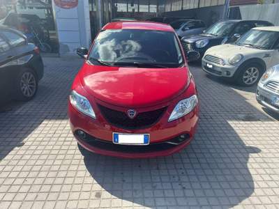 Lancia Ypsilon 1.0 FireFly 5 porte S&S Hybrid Ecochic Silver Rosso usata ALTAVILLA MILICIA