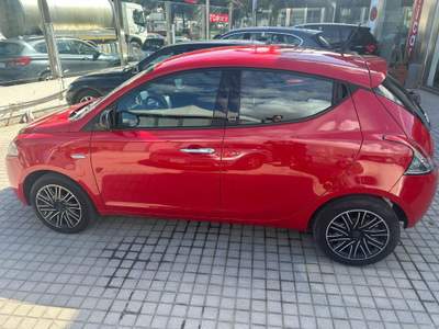 Lancia Ypsilon 1.0 FireFly 5 porte S&S Hybrid Ecochic Silver Rosso usata ALTAVILLA MILICIA