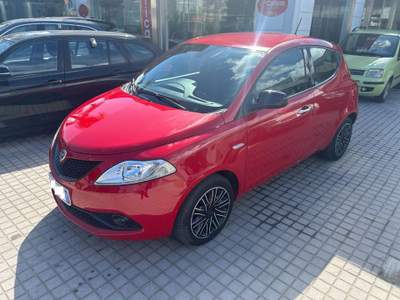 Lancia Ypsilon 1.0 FireFly 5 porte S&S Hybrid Ecochic Silver Rosso usata ALTAVILLA MILICIA