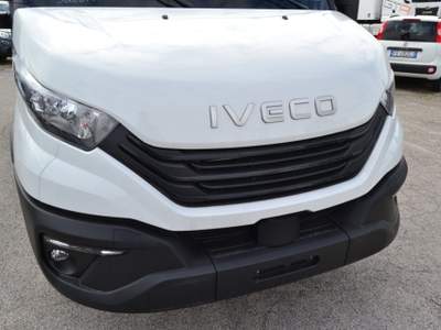 Iveco Daily 35C14 2.3 RIBALT.TRILATERALE MY2025 P.CONSEGNA Bianco usata COMACCHIO