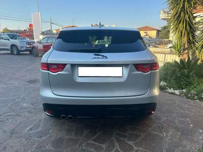 Jaguar F-Pace 2.0 D 180 CV aut. R-Sport Argento usata GENZANO DI ROMA
