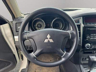 Mitsubishi Pajero 3.2 DI-D Common Rail Intense Auto Bianco usata Roma