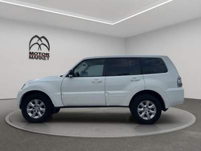 Mitsubishi Pajero 3.2 DI-D Common Rail Intense Auto Bianco usata Roma