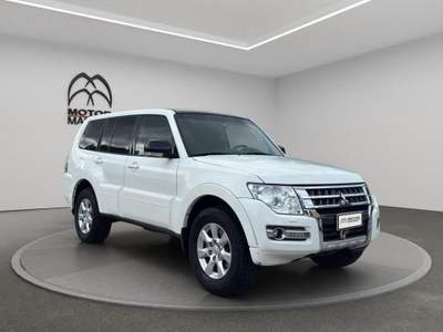 Mitsubishi Pajero 3.2 DI-D Common Rail Intense Auto Bianco usata Roma