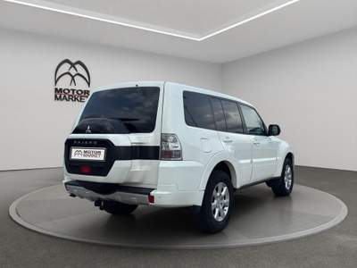 Mitsubishi Pajero 3.2 DI-D Common Rail Intense Auto Bianco usata Roma