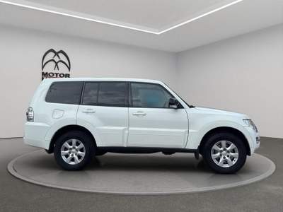 Mitsubishi Pajero 3.2 DI-D Common Rail Intense Auto Bianco usata Roma