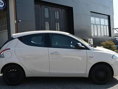 Lancia Ypsilon 1.0 FireFly S&S Hybrid Silver Beige usata Pianezza