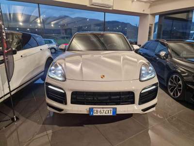 Porsche Cayenne Coupé 3.0 V6 E-Hybrid PASM PANO GTS MEMORIE Grigio usata Sant'Angelo in vado