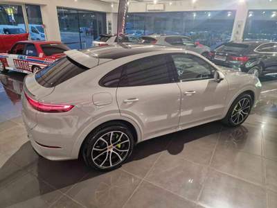 Porsche Cayenne Coupé 3.0 V6 E-Hybrid PASM PANO GTS MEMORIE Grigio usata Sant'Angelo in vado