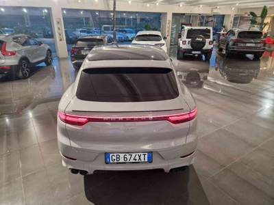 Porsche Cayenne Coupé 3.0 V6 E-Hybrid PASM PANO GTS MEMORIE Grigio usata Sant'Angelo in vado
