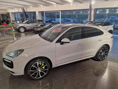 Porsche Cayenne Coupé 3.0 V6 E-Hybrid PASM PANO GTS MEMORIE Grigio usata Sant'Angelo in vado