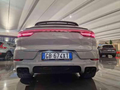 Porsche Cayenne Coupé 3.0 V6 E-Hybrid PASM PANO GTS MEMORIE Grigio usata Sant'Angelo in vado
