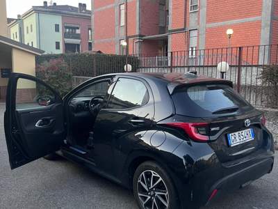 Toyota Yaris Yaris 4a serie1.5 Hybrid 5 porte Nero usata Cinisello Balsamo