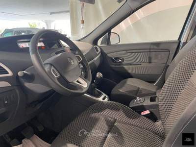 Renault Scénic 1.6 16V Attractive Nero usata San Giuseppe Vesuviano