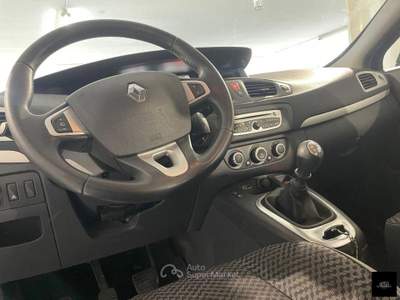 Renault Scénic 1.6 16V Attractive Nero usata San Giuseppe Vesuviano