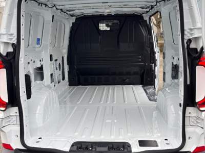 Volkswagen Transporter 2.0 TDI 150CV aut. 4Motion PC-TN Furgone Bianco usata Alba