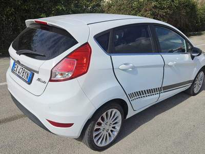Ford Fiesta FORD FIESTA 1.5 Diesel TITANIUM Bianco usata Anzio
