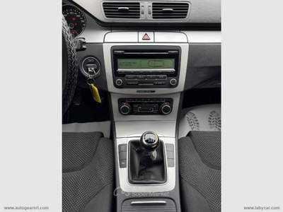 Volkswagen Passat Passat 2.0 TDI DPF Var. Highline Blu/Azzurro usata Prato