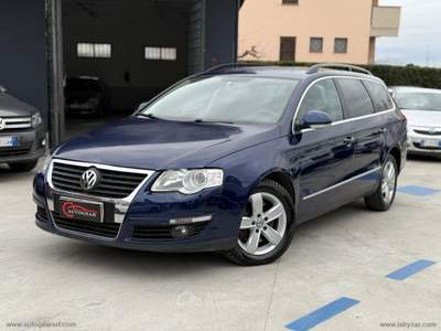 Volkswagen Passat Passat 2.0 TDI DPF Var. Highline Blu/Azzurro usata Prato